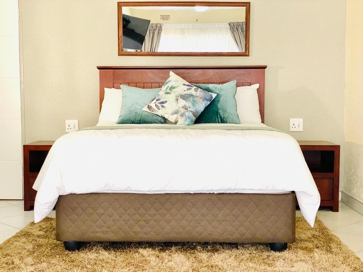 C&C Hotel Vibes Randpark Ridge Jhb 14 Units Available Randburg Kültér fotó